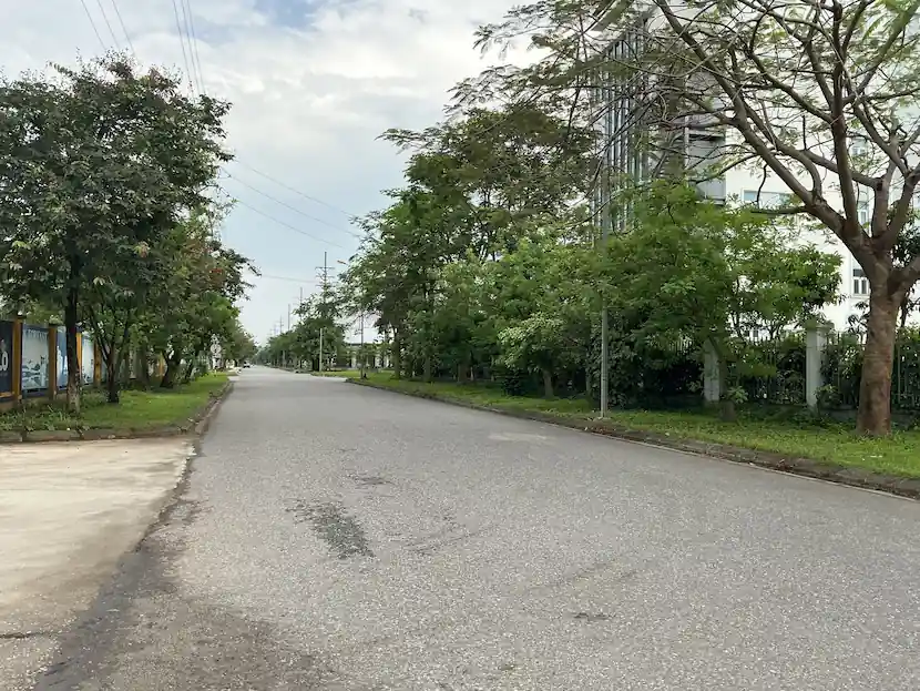 Đường trước nhà xưởng 1500m2 KCN Phú Nghĩa - Hà Nội