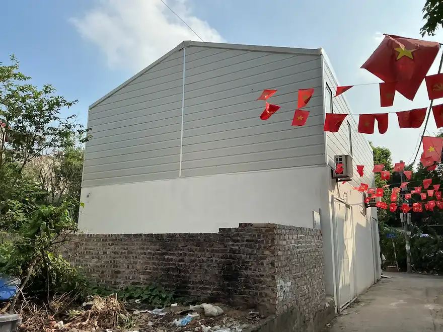 Khu vực mặt sau nhà kho 200m2 tại ngõ 44 Thúy Lĩnh Lĩnh Nam