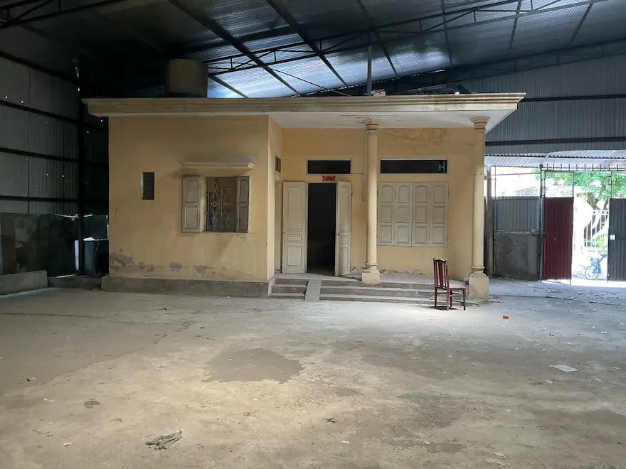 Văn phòng rộng 60m² của nhà kho 330m² tại Nội Am, Nam Phù
